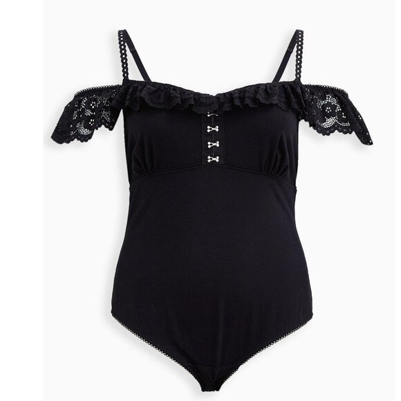 Plus Size 3X Black TORRID Black Lace Trim Cold Shoulder Bodysuit Gothic Sexy - Picture 1 of 4
